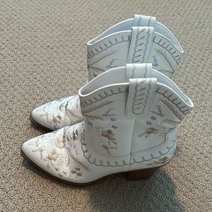 MIA cowboy boots